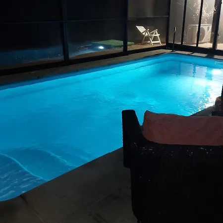 La Lumbre: Encanto Con Piscina Todo El Ano Villa Castillejo de Mesleon