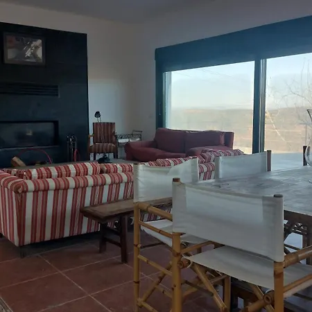 La Lumbre: Encanto Con Piscina Todo El Ano