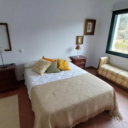 La Lumbre: Encanto Con Piscina Todo El Ano Castillejo de Mesleon