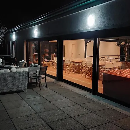 Villa La Lumbre: Encanto Con Piscina Todo El Ano Castillejo de Mesleón