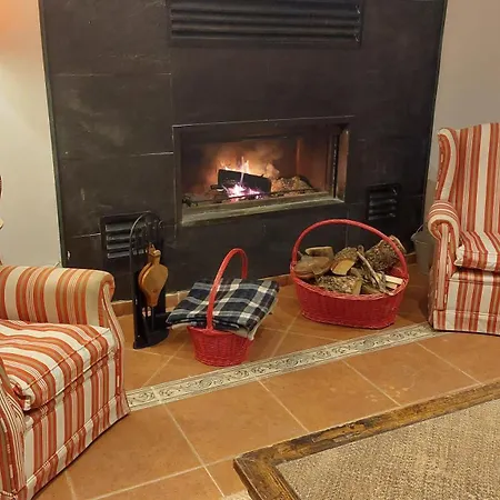 Villa La Lumbre: Encanto Con Piscina Todo El Ano Castillejo de Mesleón