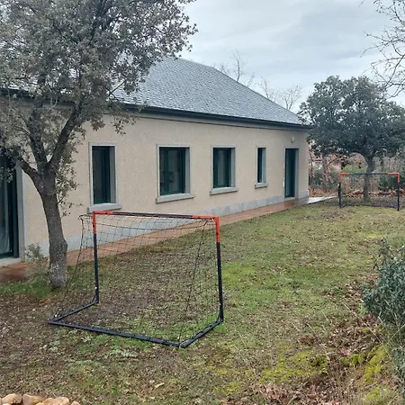 La Lumbre: Encanto Con Piscina Todo El Ano Castillejo de Mesleon