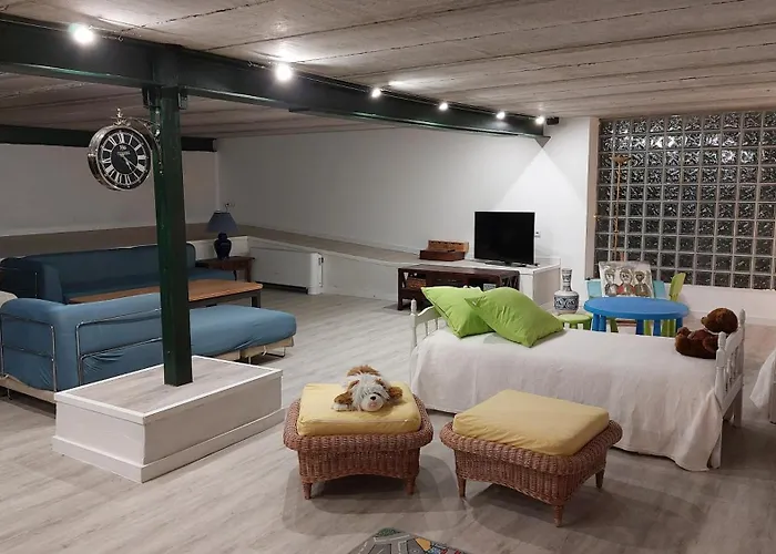 La Lumbre: Encanto Con Piscina Todo El Ano Castillejo de Mesleón