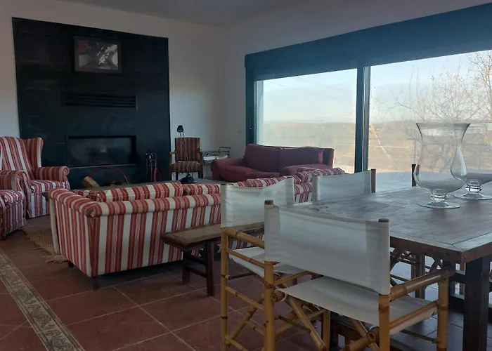 La Lumbre: Encanto Con Piscina Todo El Ano